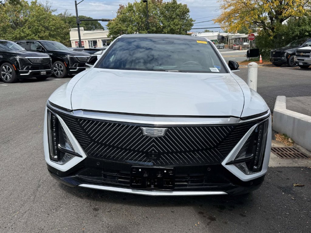Used 2026 Cadillac Lyriq Signature Luxury w/ Nappa Leather Package AWD/4WD image 2
