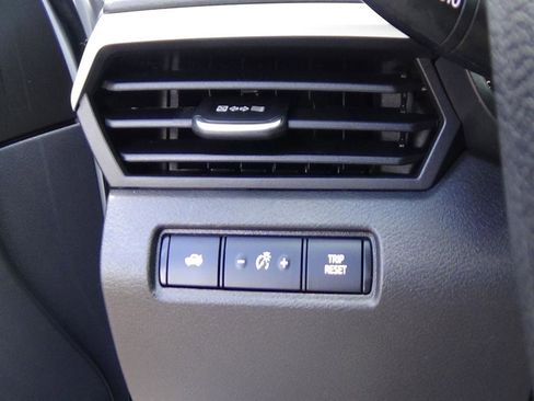 Used 2024 Nissan Altima 2.5 SV image 17