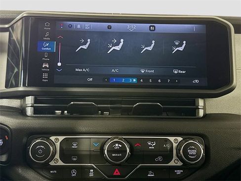 Used 2025 Jeep Wrangler Sport image 24