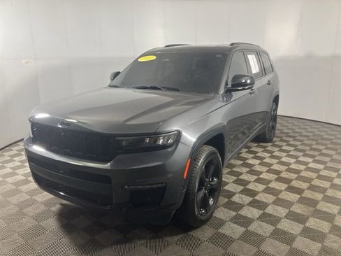 Used 2022 Jeep Grand Cherokee L Limited w/ Luxury Tech Group II image 3