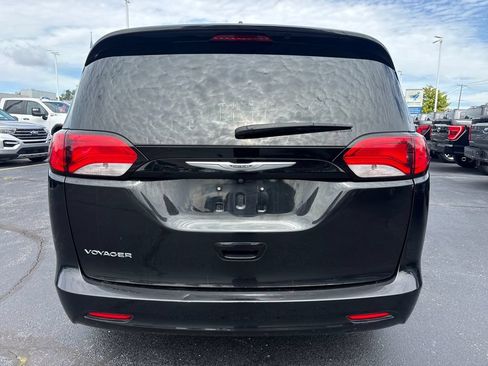 Used 2023 Chrysler Voyager LX FWD image 8