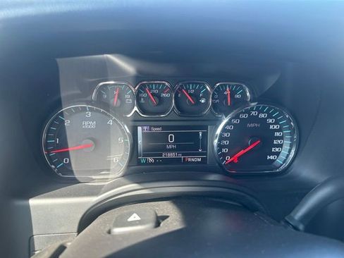 Used 2015 Chevrolet Suburban LT AWD/4WD image 33