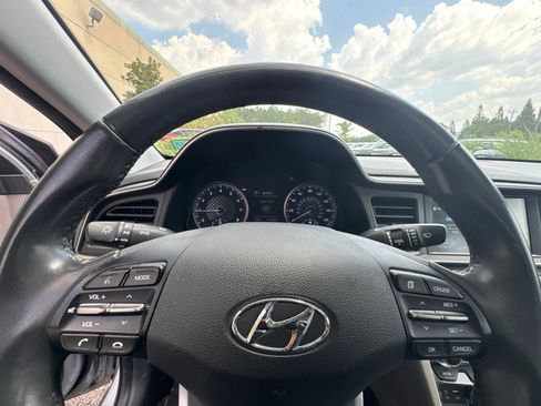 Used 2020 Hyundai Elantra Value Edition w/ Winter Weather Package FWD image 17