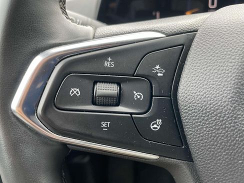 Used 2025 Chevrolet Trax LT w/ LT Convenience Package FWD image 20