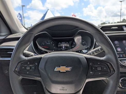 Used 2022 Chevrolet TrailBlazer LT w/ Convenience Package FWD image 22