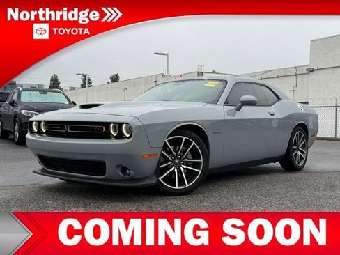 Used 2022 Dodge Challenger R/T w/ Plus Package image 2