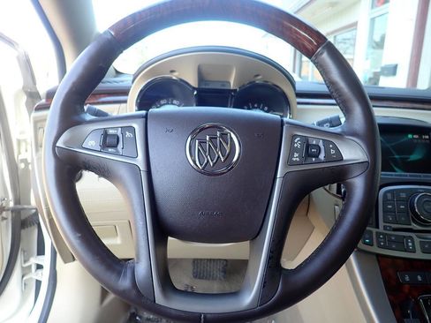 Used 2012 Buick LaCrosse Premium image 7