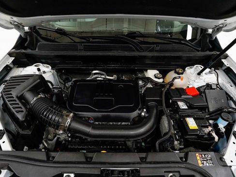 Used 2023 GMC Acadia SLT image 3