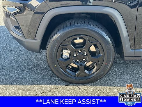 Used 2023 Jeep Compass Trailhawk image 11