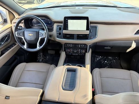 Used 2024 Chevrolet Suburban Premier RWD image 25