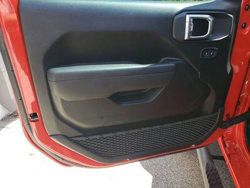 Used 2025 Jeep Wrangler Sport AWD/4WD image 25