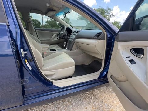 Used 2009 Toyota Camry LE FWD image 9