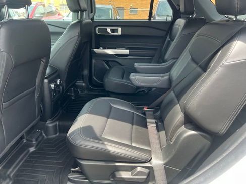 Certified 2023 Ford Explorer XLT w/ Equipment Group 202A AWD/4WD image 19