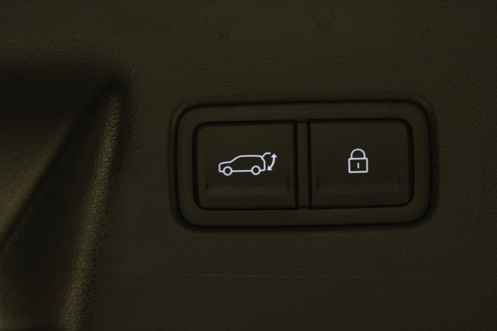 Certified 2025 Hyundai Santa Fe SEL FWD image 18