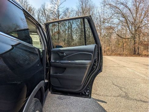Used 2017 Honda Pilot EX-L image 12