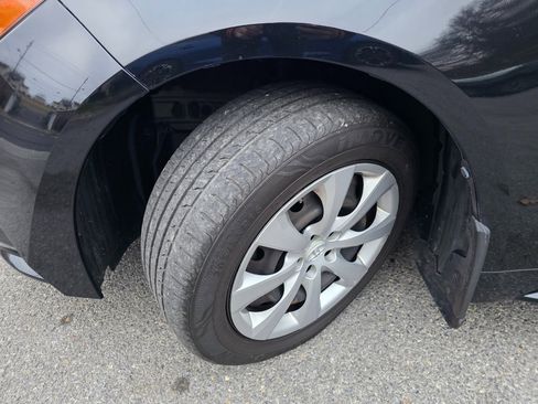 Used 2021 Toyota Corolla LE image 24