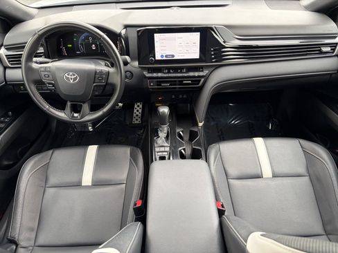 Used 2025 Toyota Camry SE FWD image 24