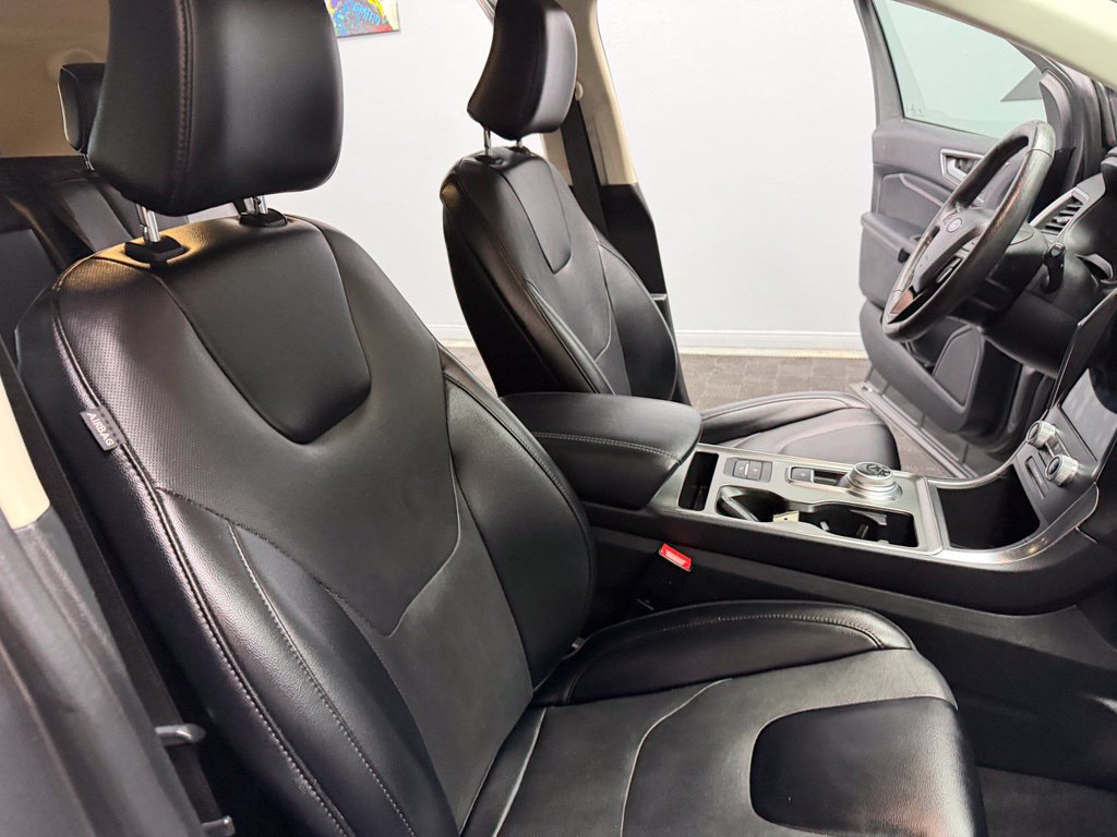 Used 2022 Ford Edge Titanium w/ Equipment Group 301A AWD/4WD image 51