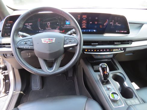 Certified 2024 Cadillac XT4 Premium Luxury image 16