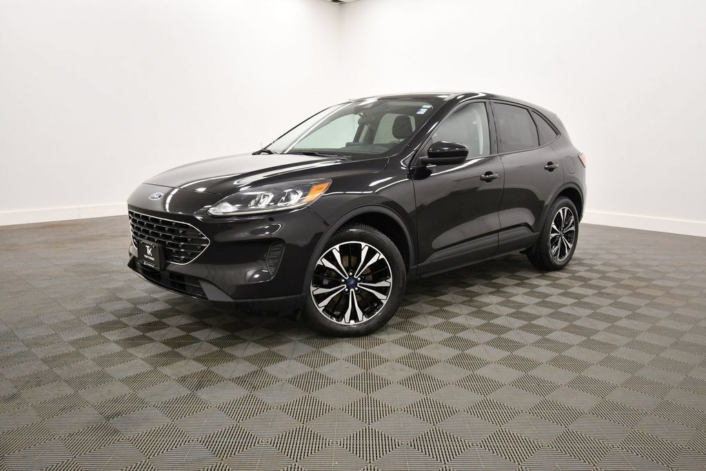 Used 2022 Ford Escape SE w/ SE Sport Appearance Package AWD/4WD image 2