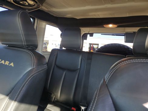 Used 2015 Jeep Wrangler Unlimited Sahara w/ Connectivity Group AWD/4WD image 25