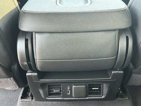 Used 2025 GMC Sierra 1500 SLT RWD image 31