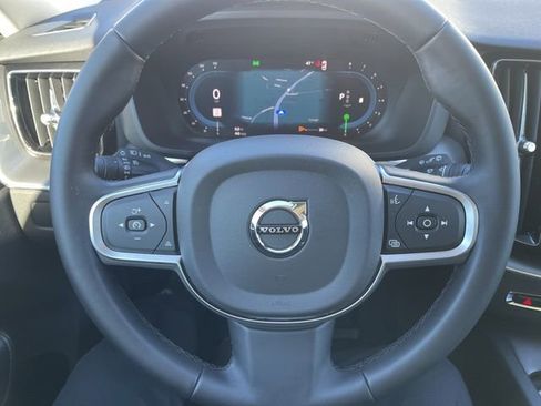 Certified 2025 Volvo XC60 B5 Core image 15