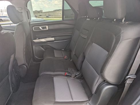 Used 2022 Ford Explorer XLT AWD/4WD image 26