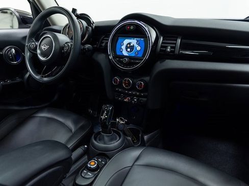 Used 2021 MINI Cooper 4-Door Hardtop image 27