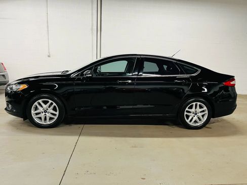 Used 2016 Ford Fusion SE w/ Equipment Group 202A image 5