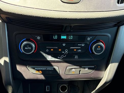 Used 2017 Ford Escape SE AWD/4WD image 25