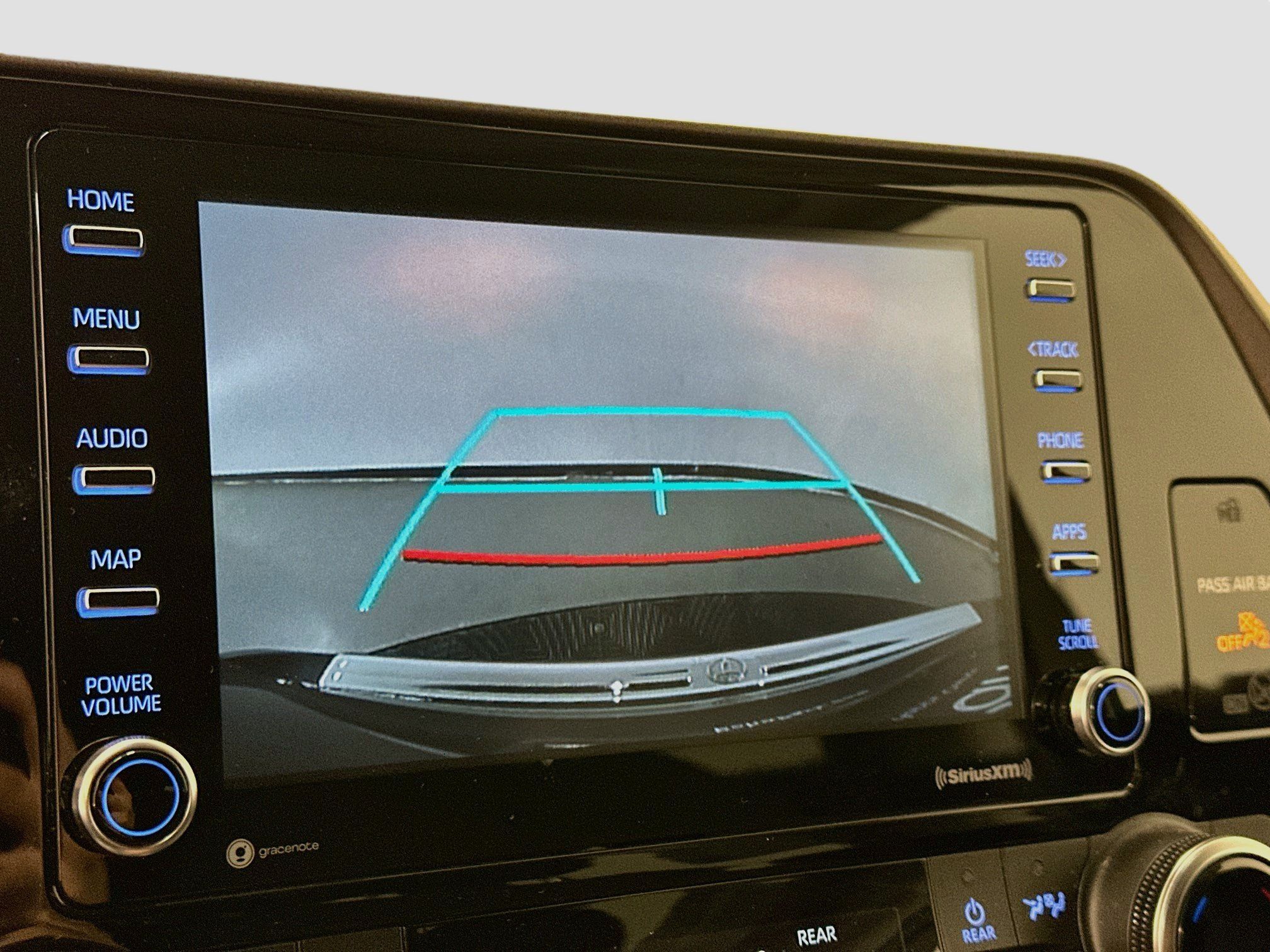 Used 2020 Toyota Highlander L AWD/4WD image 23