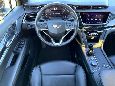 Used 2025 Cadillac XT6 Premium Luxury image 24