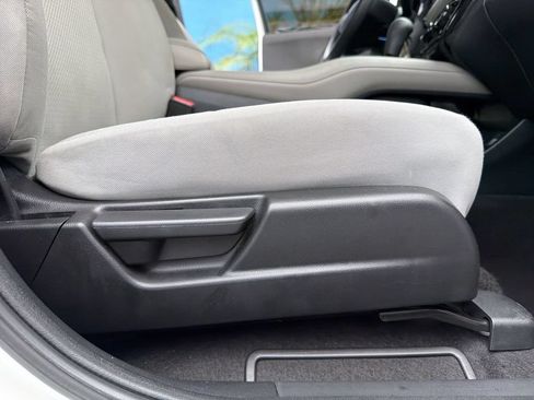 Certified 2021 Honda HR-V LX image 31