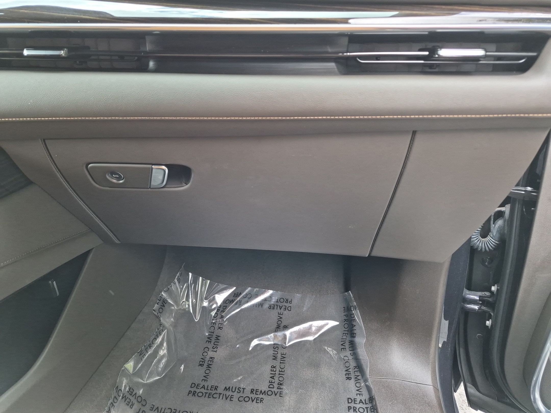 Certified 2022 Cadillac Escalade ESV Premium Luxury AWD/4WD image 32