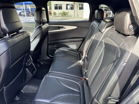 Used 2020 Lincoln Nautilus FWD w/ Equipment Group 101A image 17