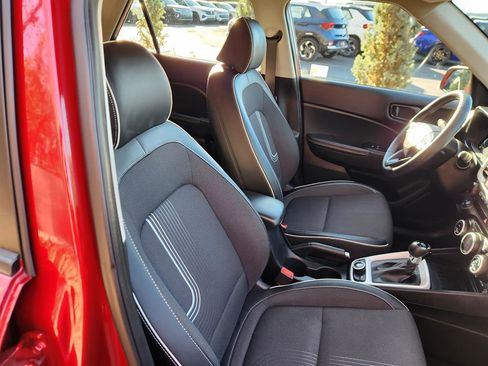 Certified 2024 Hyundai Venue Limited image 12
