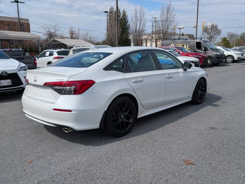 Used 2023 Honda Civic Sport image 3