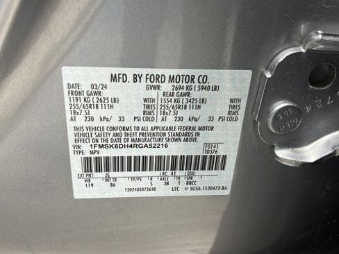 Used 2024 Ford Explorer XLT AWD/4WD image 27
