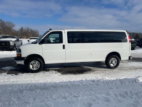 Used 2023 Chevrolet Express 3500 LT w/ LT Preferred Equipment Group image 9