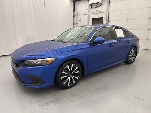 Used 2022 Honda Civic EX image 3