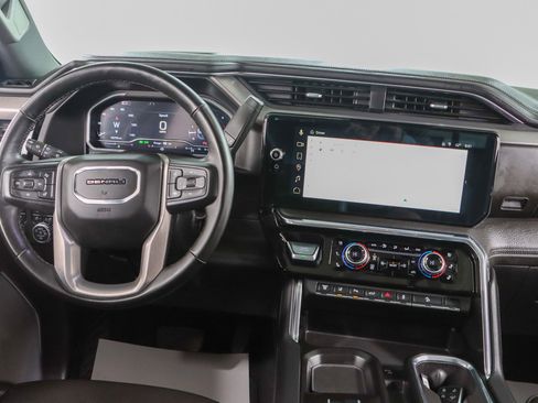 Used 2024 GMC Sierra 2500 Denali w/ Denali Reserve Package image 18