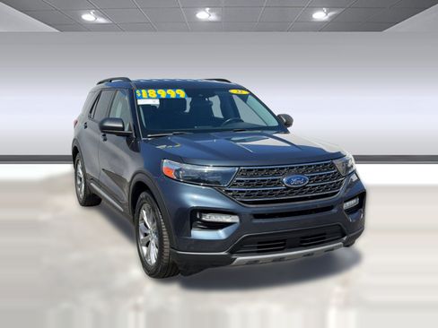Used 2022 Ford Explorer XLT w/ Equipment Group 202A RWD image 6