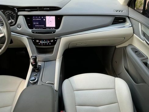 Used 2022 Cadillac XT5 Premium Luxury AWD/4WD image 15