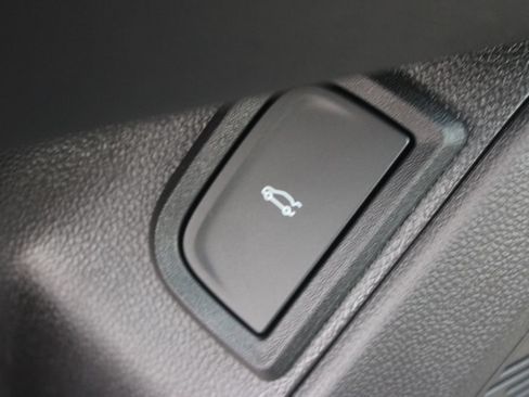 New 2027 Chevrolet Equinox LT w/ Convenience Package II FWD image 43