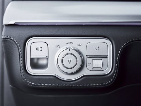 Used 2025 Mercedes-Benz GLS 63 AMG GLS 63 AMG image 57