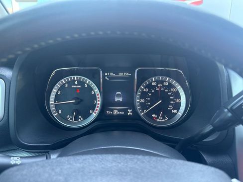 Used 2017 Nissan Titan PRO-4X AWD/4WD image 11