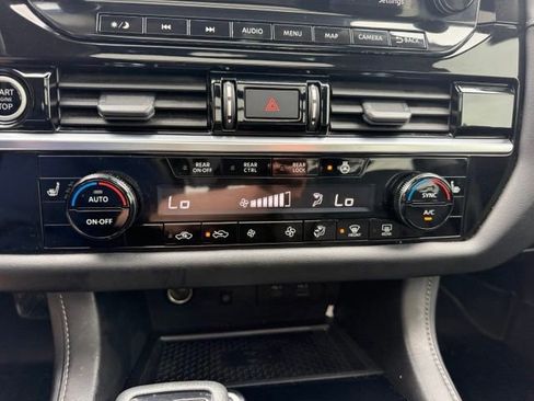 Used 2023 Nissan Pathfinder SL w/ SL Premium Package AWD/4WD image 19