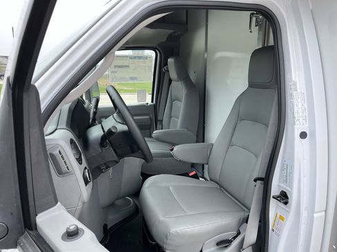 New 2027 Ford E-450 and Econoline 450 Super Duty w/ Power Equipment Group RWD image 9