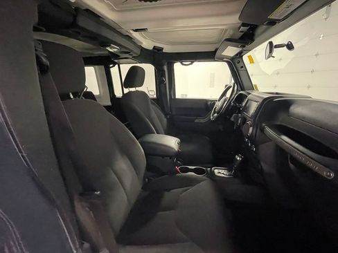 Used 2018 Jeep Wrangler Unlimited Sport AWD/4WD image 20